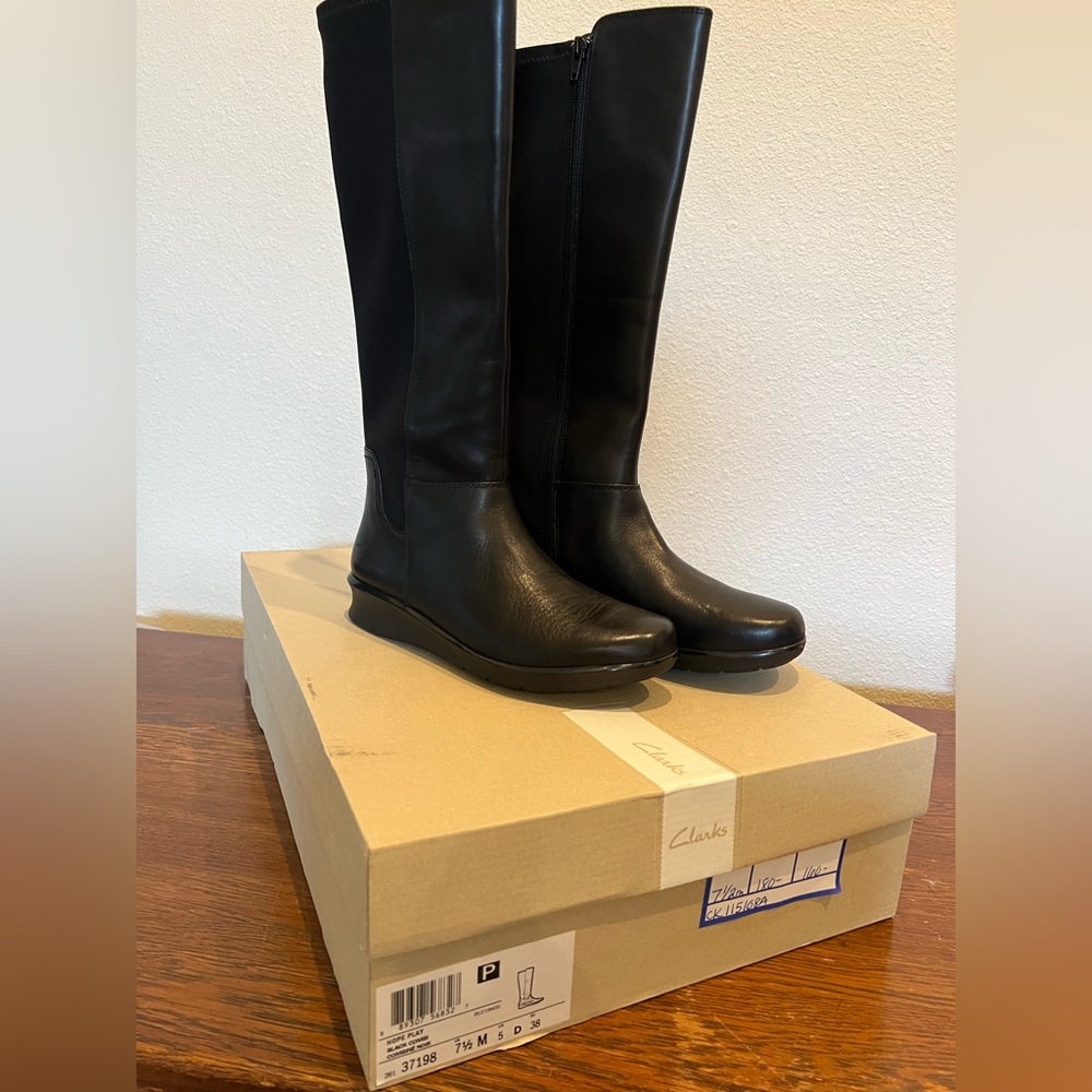 Clarks Hope Play Black Knee High Boots Size 7 1/2 7.5 Medium New in Box